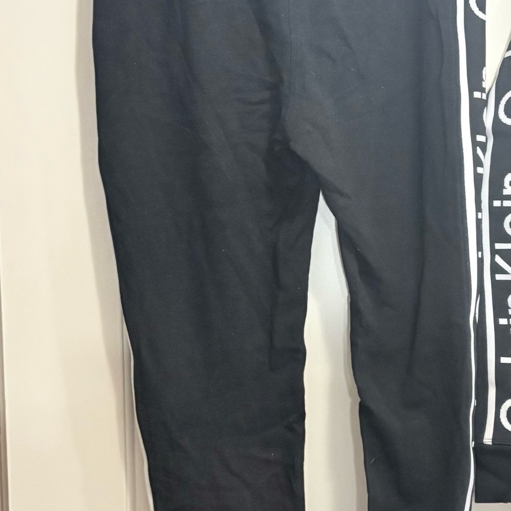 Calvin Klein Black Performance Jacket - Picture 8 of 10